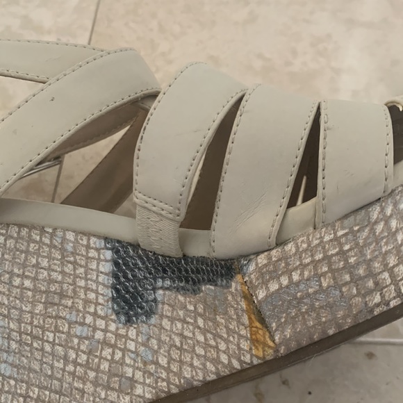 Kenneth Cole Sandals - Picture 8 of 8